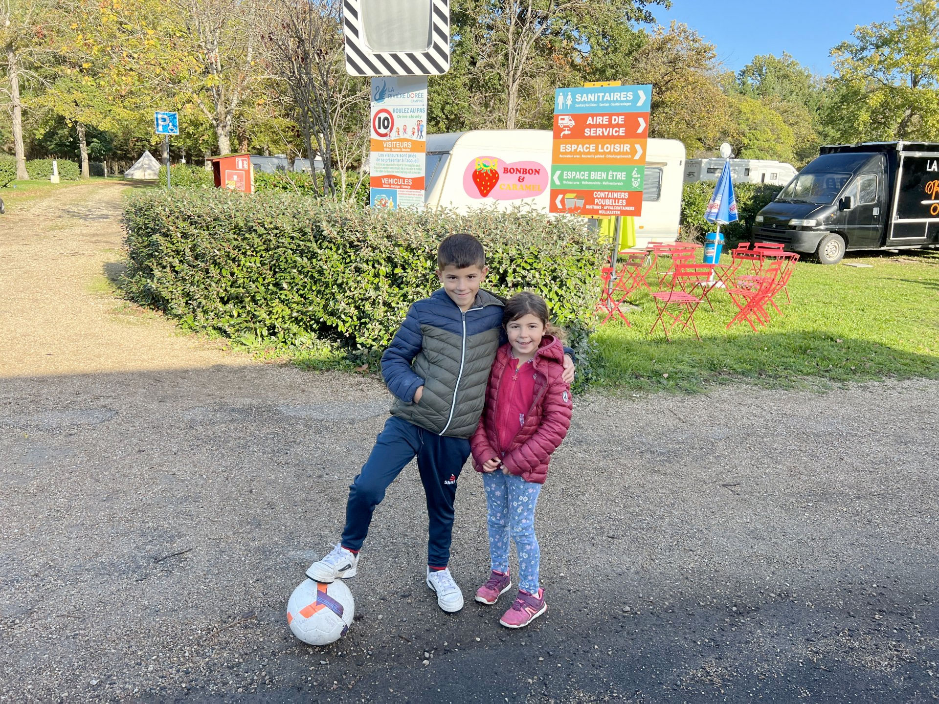 Enfants au Camping La Rivière Dorée