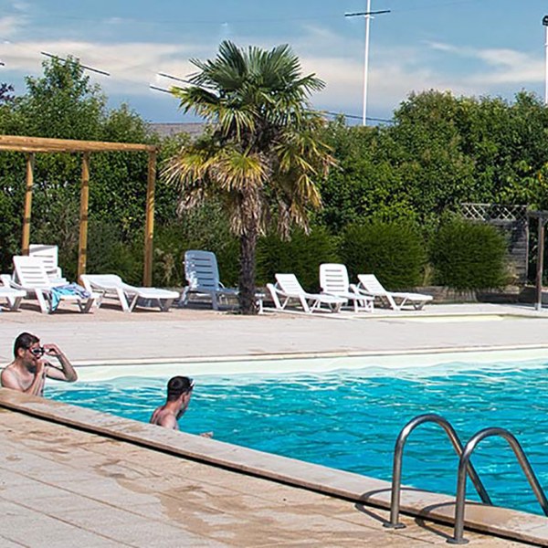 Espace aquatique avec piscine — Camping Le Pessac Tarn